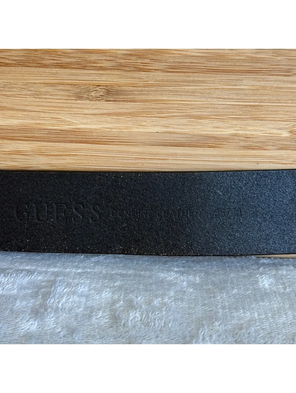 Vintage GUESS Black Genuine Leather Belt Brushed Silver G Cross Buckle Sz 32